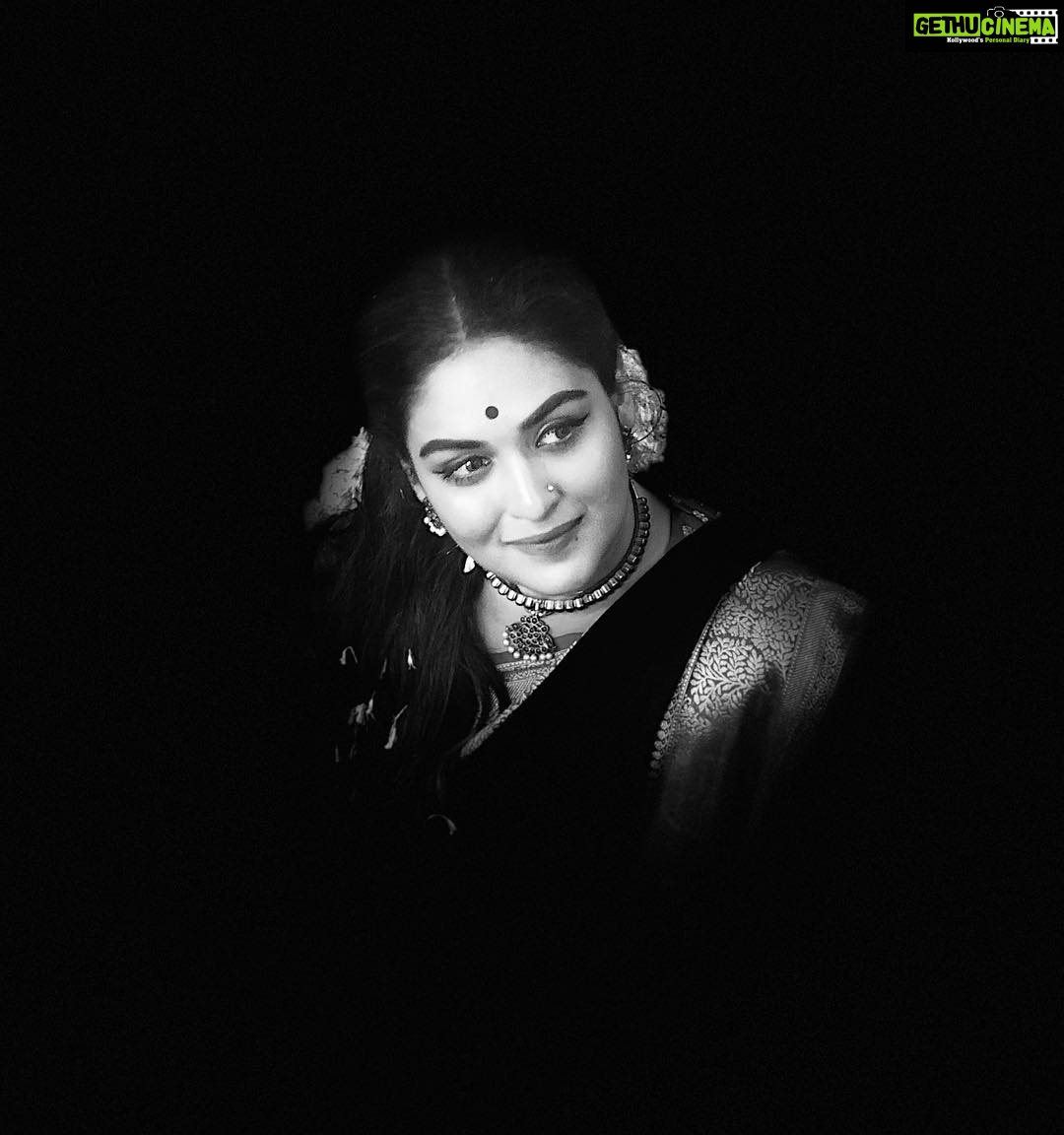 Prayaga Martin Instagram - Element ✨ #tamizhponnungada