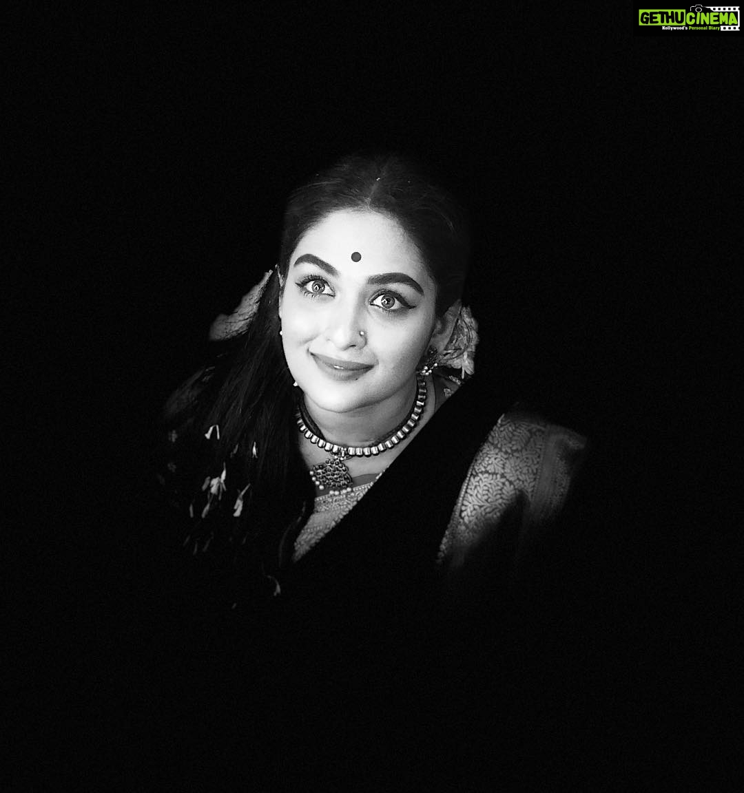 Prayaga Martin Instagram - Element ✨ #tamizhponnungada