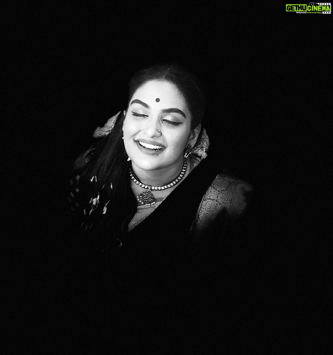 Prayaga Martin Instagram - Element ✨ #tamizhponnungada