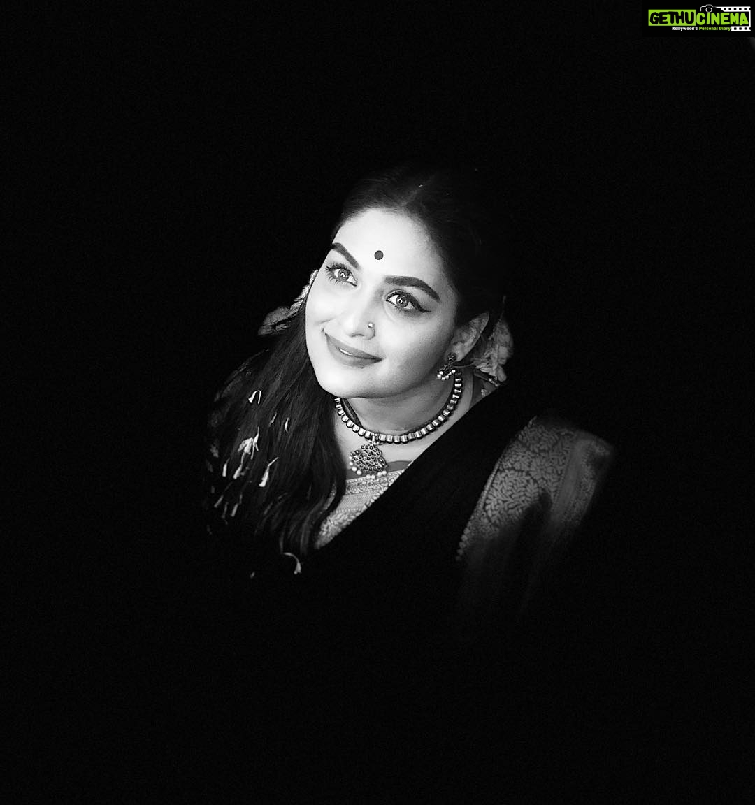 Prayaga Martin Instagram - Element ✨ #tamizhponnungada