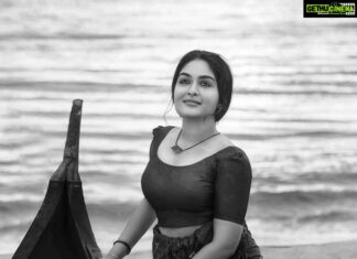 Prayaga Martin Instagram - Waves Of Nostalgia . @toonusunny getting the aesthetics of the yesteryear idol carefully captured , with all its beauty ! Here , been the best experience of slipping into the legendary Sheela Ma’am’s poise ! Karuthamma from the all time Malayalam classic ‘Chemeen’. How more fortunate can one get ? I don’t know . Cherishing the moments of being her . Pride of Malayalam cinema ! PS : എന്റെ കൊച്ചുമുതലാളി... 😅 phew! One out of 5 looks ! This edition of star and style magazine ! @shantikrishna @jaseenav
