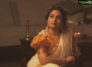 Prayaga Martin Instagram - Pennum Gold-um Poovum 🎞 Adorning my personal favourite @aravindjewellery Styled by my Babe @missmenon Clicked by the talented @benno_o Assisted by @lipson_paul Our baby boy @jaganath_menon Make Up @juli_julian_makeover_studio Aravind Jewellery