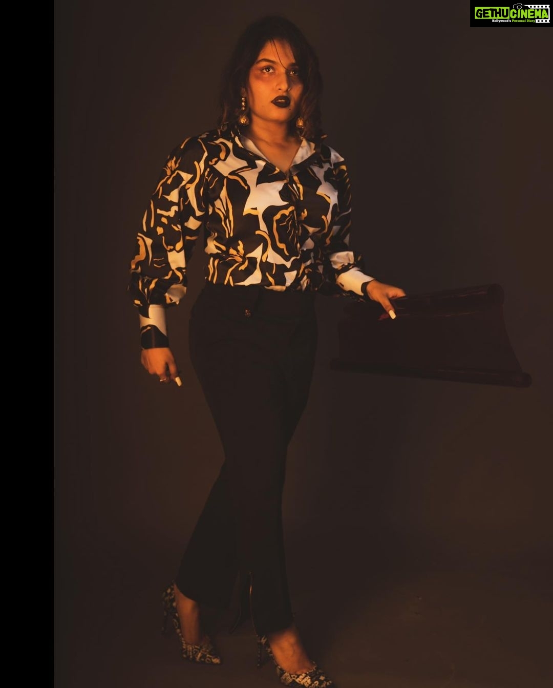 Prayaga Martin - 52.4K Likes - If only dark circles were a beauty thing!
#toxiceyes
Coordination: @dotcustody
Photography: @pournami_mukesh_photography
@art_d_jibpzie
Costume: @vintage_sprit
Jewellery: @m.o.dsignature
Makeup: @neethu_makeupartist
Studio: @cinespacestudio_
#SIIMA2021 #PRAYAGAMARTIN