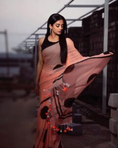Priyamani Instagram - Don’t change to fit the fashion but change the fashion to fit you !!❤️❤️❤️ Saree : @sareebari Styling : @mehekshetty ❤️❤️ 📸 : @v_capturesphotography MUH : @pradeep_makeup @shobhahawale Personal assistant: @prasad_idiot #etv #dhee14dancingicon #sareelove