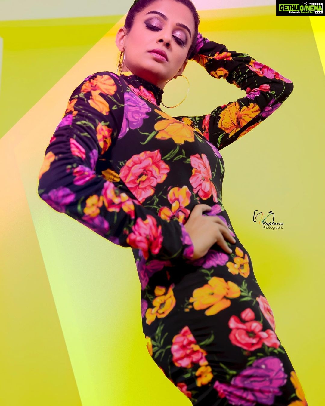 Priyamani Instagram - The secret of great style is to feel good in what you wear ❤️❤️❤️ Outfit : @zara Styling : @mehekshetty ❤️❤️ 📸: @v_capturesphotography MUH : @pradeep_makeup @shobhahawale Personal assistant: @prasad_idiot #etv #dhee14dancingicon #styleiseverything