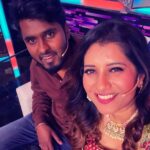 Priyanka Deshpande Instagram - 🤍Nanga Elam one aanom Big Boss veetla friends aanom 🤍 . . #bigbosskondattam at 3pm today @vijaytelevision #vijaytelevision #uhappyihappy #bigboss #biggbosstamil #bigboss5