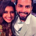 Priyanka Deshpande Instagram - 🤍Nanga Elam one aanom Big Boss veetla friends aanom 🤍 . . #bigbosskondattam at 3pm today @vijaytelevision #vijaytelevision #uhappyihappy #bigboss #biggbosstamil #bigboss5