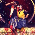 Priyanka Deshpande Instagram - 🤍Nanga Elam one aanom Big Boss veetla friends aanom 🤍 . . #bigbosskondattam at 3pm today @vijaytelevision #vijaytelevision #uhappyihappy #bigboss #biggbosstamil #bigboss5