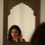 Priyanka Mohan Instagram – Mirror mirror on the wall, you are my favourite corner of all ✨

#favcornerofthehouse 

📸 @anitakamaraj