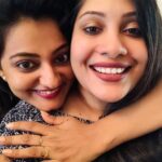 Priyanka Nair Instagram – Sometimes happiness is like this.Saw my dearest girl after long time😍 Thnk u so much for the surprise visit dear @shalugeorge91 😘😘😘
#happiness#friendship#seeingafterlongtime