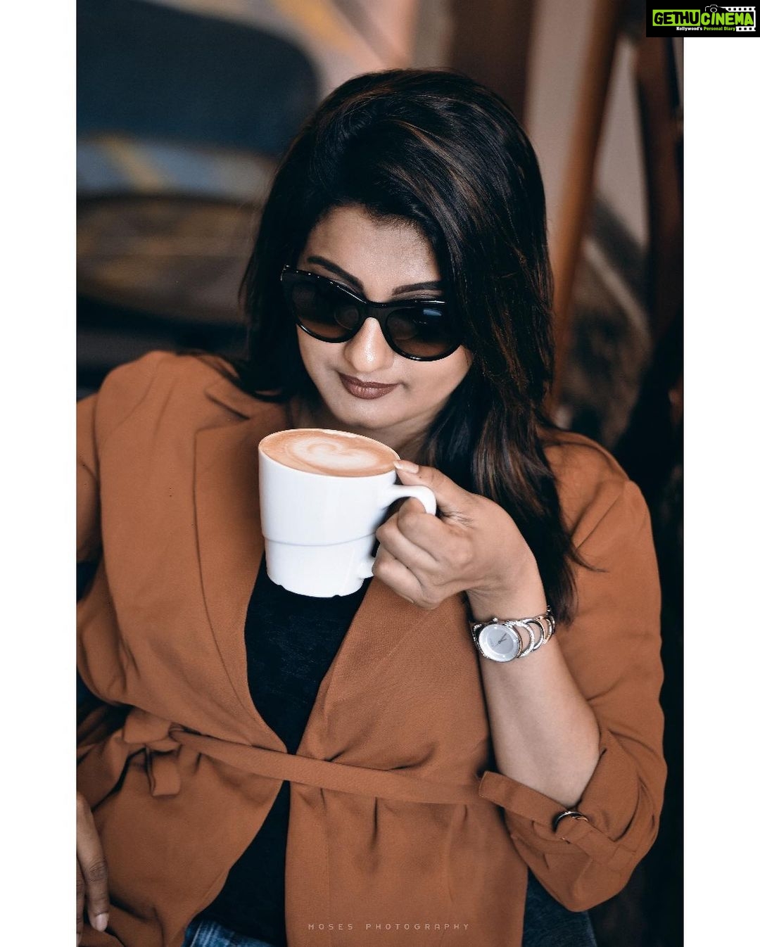 Priyanka Nair Instagram - PC - @moses_photography_official - - - #attitude#attitudeofgratitude#priyankanair#priyanka#actress#photoshoot#fashion#bosslady#goodvibes#trivandrum#ccd#instaday#instapic