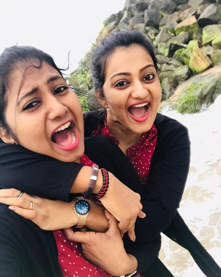 Priyanka Nair Instagram - Happy happy happy birthday my dear sister😍The most beautiful memories of my life are with you.I have always enjoyed sharing our childhood and love for each other. You are most precious to me. It was such a great experience to grow up with a crazy nd fun girl like you.I cherish all our sweet nd exciting childhood memories.For me you will always be that adorable sister, have the very best day Malu😍😍🌹🎂🍫💥