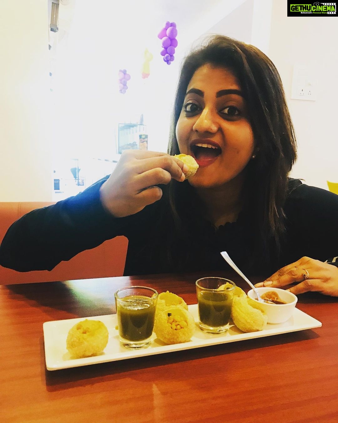 Priyanka Nair Instagram - Good times and crazy friends make the best memories💞💞 @m_manjari #moment#capturethemoment#friendshipgoals#happiness#trivandrum#nativeplace#bestfriends#priyankanair#manjari#weekendvibes Thiruvananthapuram, Kerala