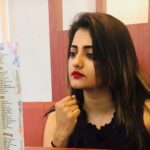 Priyanka Nair Instagram - The best way to celebrate freetime with your best friend is to have some delicious food.😋😋😍😍 #goodfoodisgoodmood 🍱🍸 PC -dearest @m_manjari 😘