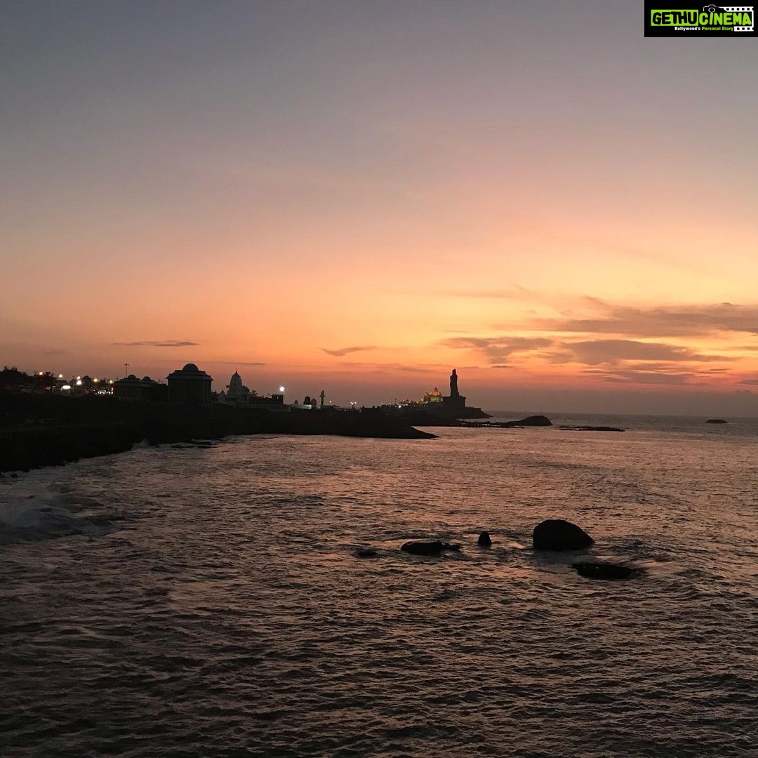 Priyanka Nair Instagram - The day begins. Sunrise from Kanyakumari🌞