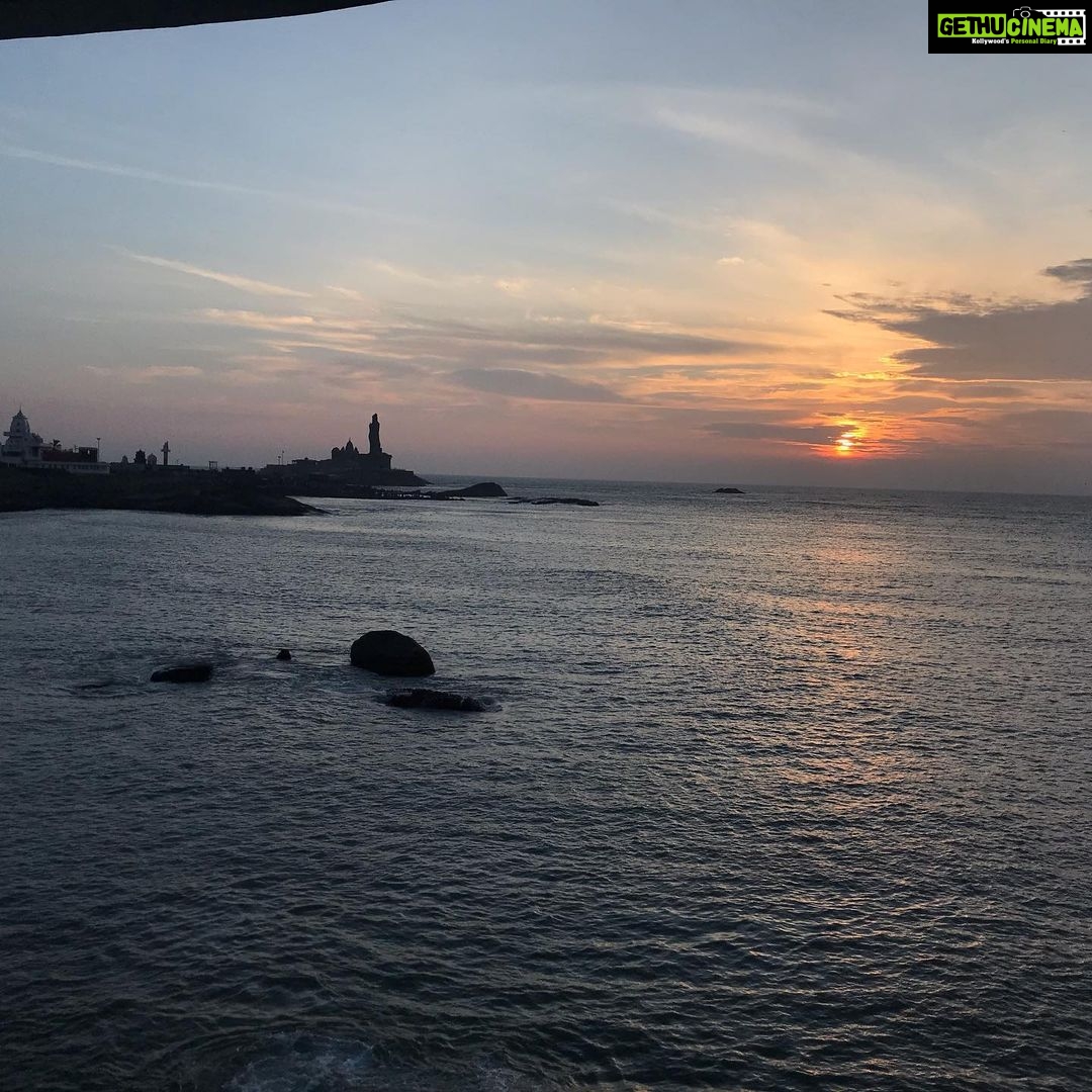 Priyanka Nair Instagram - The day begins. Sunrise from Kanyakumari🌞