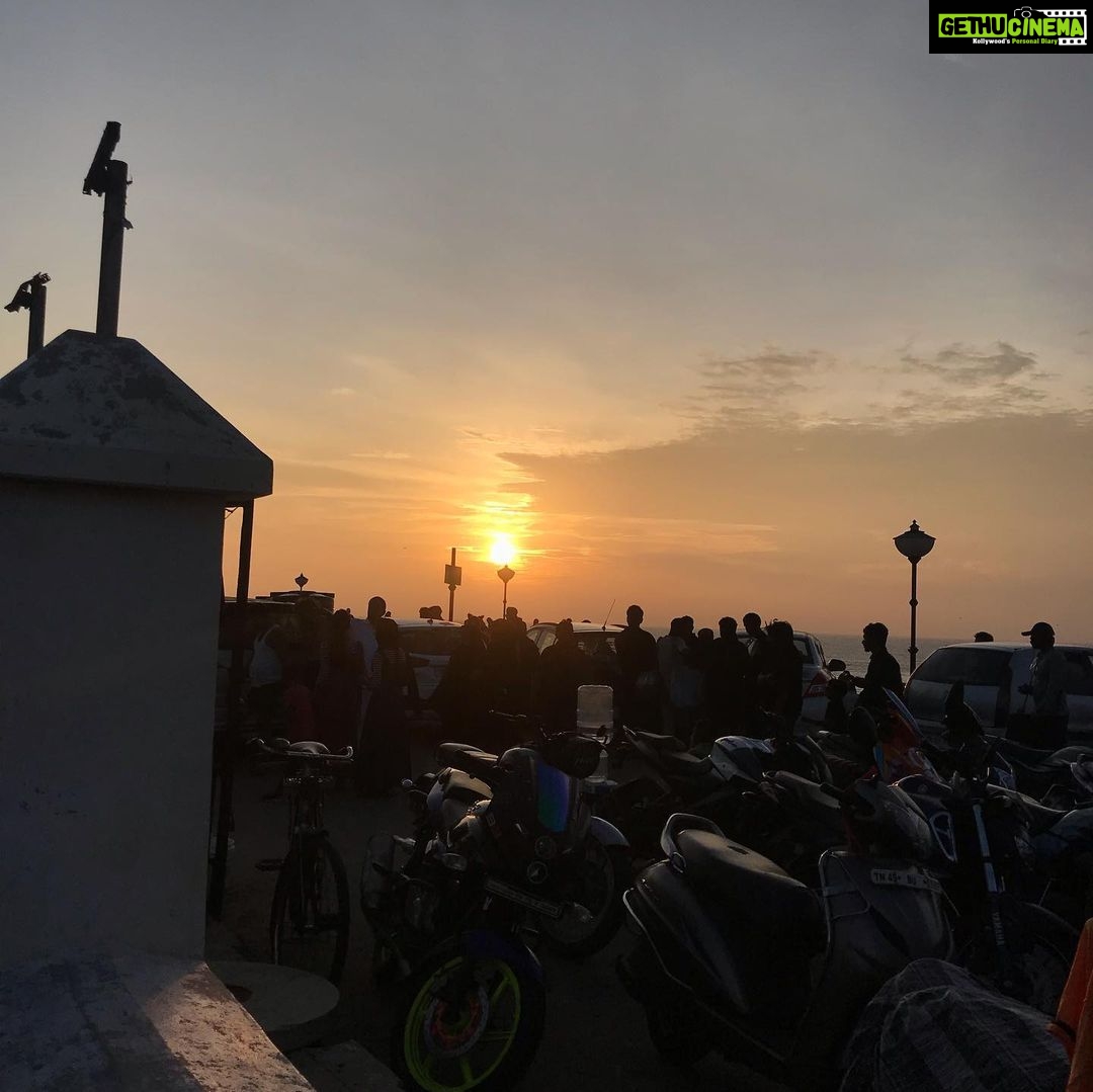 Priyanka Nair Instagram - The day begins. Sunrise from Kanyakumari🌞