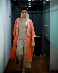 Priyanka Nair Instagram - #MOTFASHIONLEAGUE @malloftravancore Costume by @lifestylestores MUA- @vikas.vks.makeupartist Hairstyle - @sudhiar991 PC- @shotonstudios - - #lifestyle#posing#fashion#fashionshow#backstage#photoshoot#hudabeauty#huda#malloftravancore#priyankanair#actor#bollywood#kollywood#trivandrum#malabargoldanddiamonds#happiness#instapic#instaday#ethnic#modern#instapic#attitude#positivevibe Mall of Travancore
