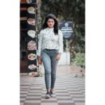 Priyanka Nair Instagram - Let your heart be your compass🖤 PC- @moses_photography_official - - - #priyankanair#priyanka#happiness#whiteandgrey#actress#malluactress#southindianactress#tollywood#bollywood#kollywood#tamilfilms