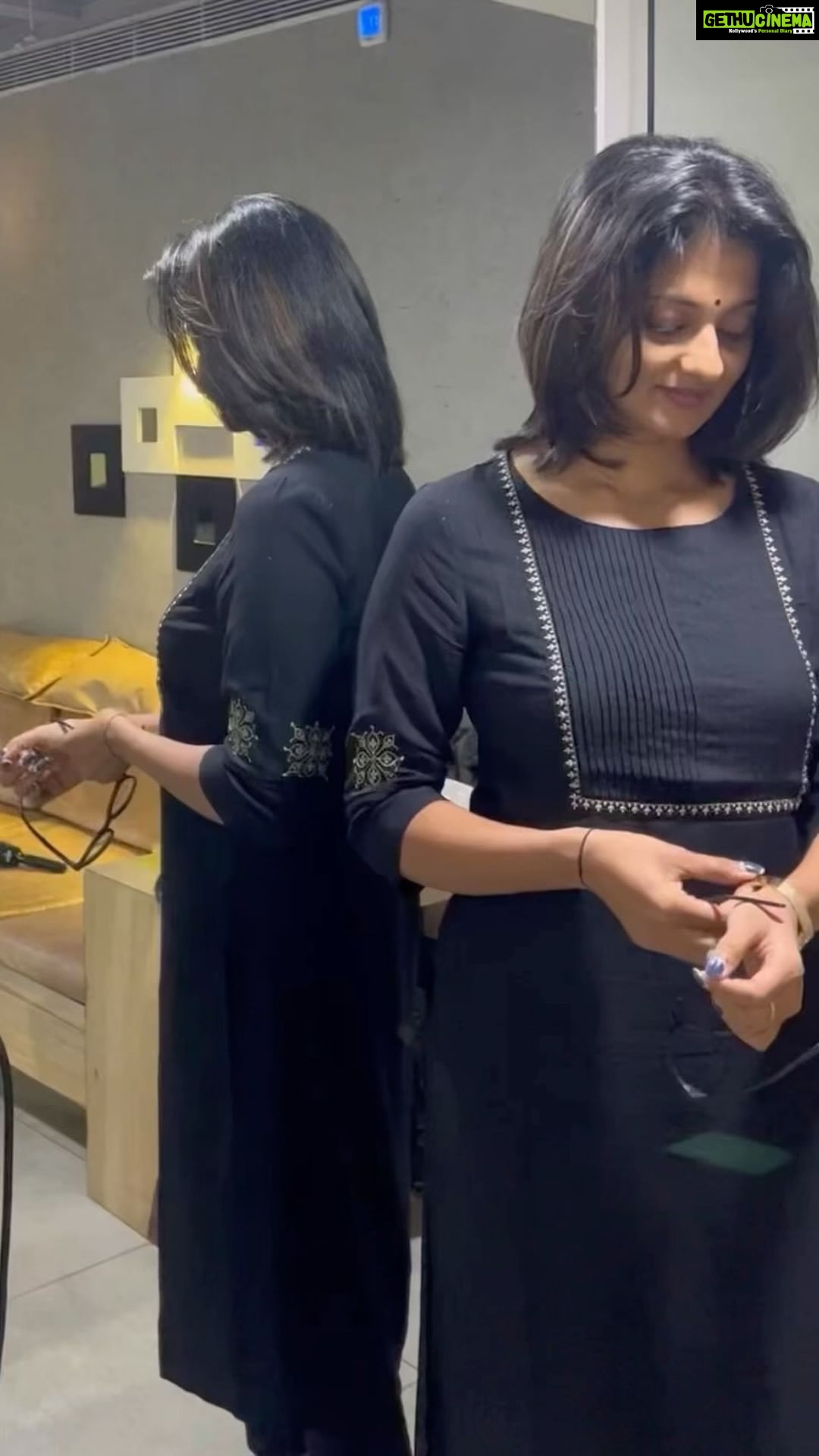 Priyanka Nair Instagram - #letmeloveyou#dontyougiveup#newlook#inblack#reels#justinbieber#priyankanair#reelsinstagram#instareels