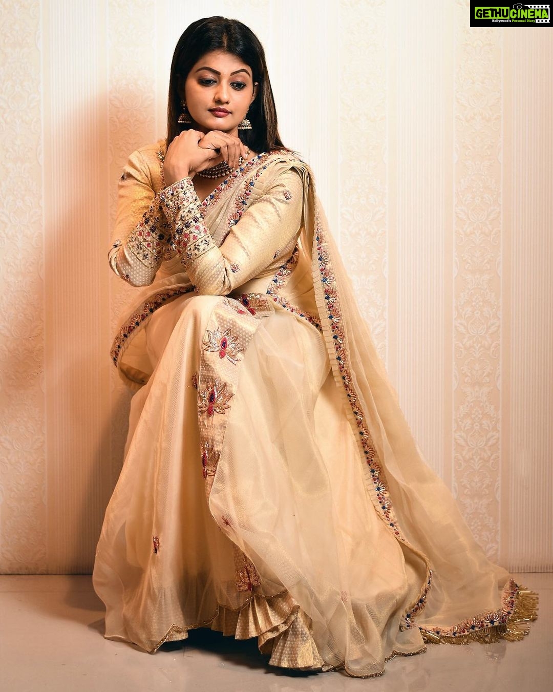 Priyanka Nair Instagram - 🌷🌷🌷🌷🌷 photography @moses_photography_official wearing @aanunobby