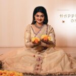 Priyanka Nair Instagram - Wishing you all a very happy and prosperous Onam🙏🏼 photography- @moses_photography_official wearing @aanunobby❤️ - - #onam#festival#festivaloutfit#familytime#flowers#pookkalam#priyankanair#siuthindianactress#malluactress#tollywood#bollywood#kollywood#sandalwood#hop#instaday#instapic#instagram