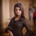 Priyanka Nair Instagram - 🖤🖤🖤 PC- @tonykvarghese , wearing @aanunobby 💞 - - #blacklove#ammagenaralbody#grandhyatt#photography#instagram Grand Hyatt Kochi Bolgatty