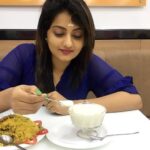 Priyanka Nair Instagram - About last night..#Chaat love😋A perfect combination of spicy tangy and sweet taste!!😋😋😋 Sometimes the craving needs to be adhered to..🙊😋🍫 - - Pc- dhanyechy💞@dhanyasanalk #chaatlove#hajiali#sisterlove#goodtime#together#happeningplace#goodtimes#yummy#foodie#goodies#delicious#tastyfood#trivandrum#kerala#streetfood#priyankanair#priyanka#southindianactress#malluactress#tollywood#bollywood#hollywood#indiancinema#traveller#travelholic#instafood#instanight#instaday Somewhere Amazing