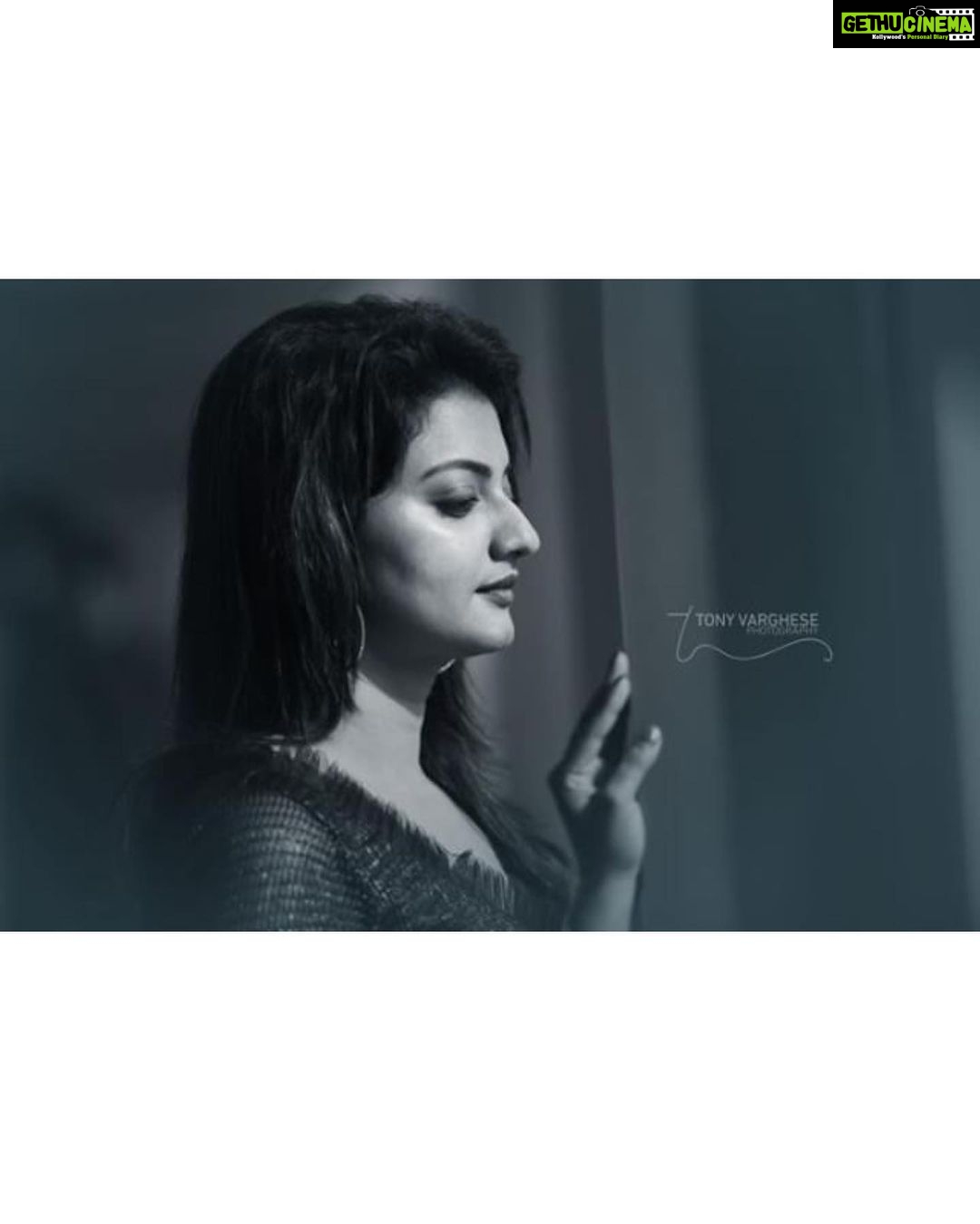 Priyanka Nair Instagram - PC- @tonykvarghese wearing @aanunobby 🖤 - - - #priyankanair#priyanka#southindianactress#malluactress#bollywood#kollywood#tollywood#instagram