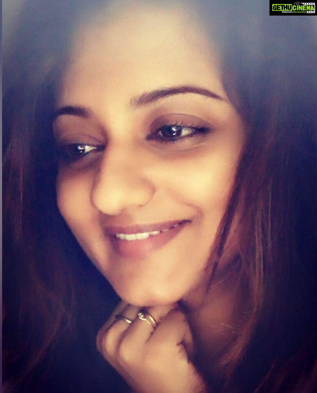 Priyanka Nair Instagram - When you love yourself.❤️ - - - #morning#loveyourself#goodvibes#goodvibesonly#positiveatyitude#sunday#priyankanair#priyanka#soutjindianactress#malluactress#kollywood#bollywood#tollywood#waytogo#instagram#actress#instaday#instapic