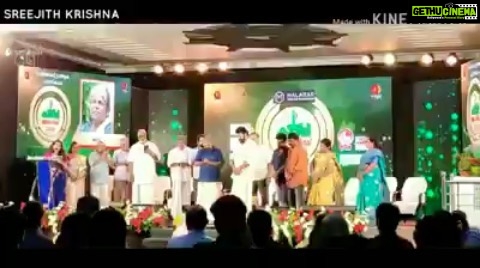 Priyanka Nair Instagram - Heart touching.. Mammookka Ishtam❤️🙏🏼 - - - - #mammookka#mammootty#mammoottyfans#hearttouching#humanity#love#care#moments#actor#indianactor#malluactor#southindianactor#fangirl#malayalamfilms#malluwood#stardom#megastar#nicehumanbeing#superstar#performer#instagram#instapic