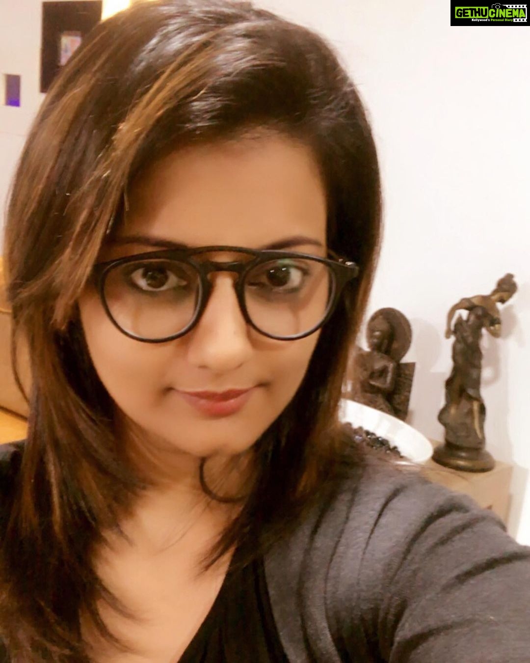 Priyanka Nair Instagram - Hey June 🖤🖤🖤 - - - - #shorthair#lovetobeingcrazy#wednesday#june#missjune#casualwere#priyankanair#priyanka#p#southindianactress#malluactress#bollywood#tollywood#tamilcinema#malayalam#malayalamcinema#actor#instagram#teluguactress#instapic#instaday#instaholic