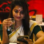 Priyanka Nair Instagram - What makes you different makes you beautiful.🎼🎼😍😍😍Thnk you Mr.Part time photographr😂😂@abhilashpn.official fr this candid click☺️😍 _ - - - #candid#meetingtime#friendship#coffe#longdiscussions#keralasaree#temple#silverjewelry#priyanka#priyankanair#southindianactress#malluactress#malluwood#tollywood#bollywood#kollywood#trivandrum#kerala#actress#gallery#instagram#insta#instapic Trivandrum, India