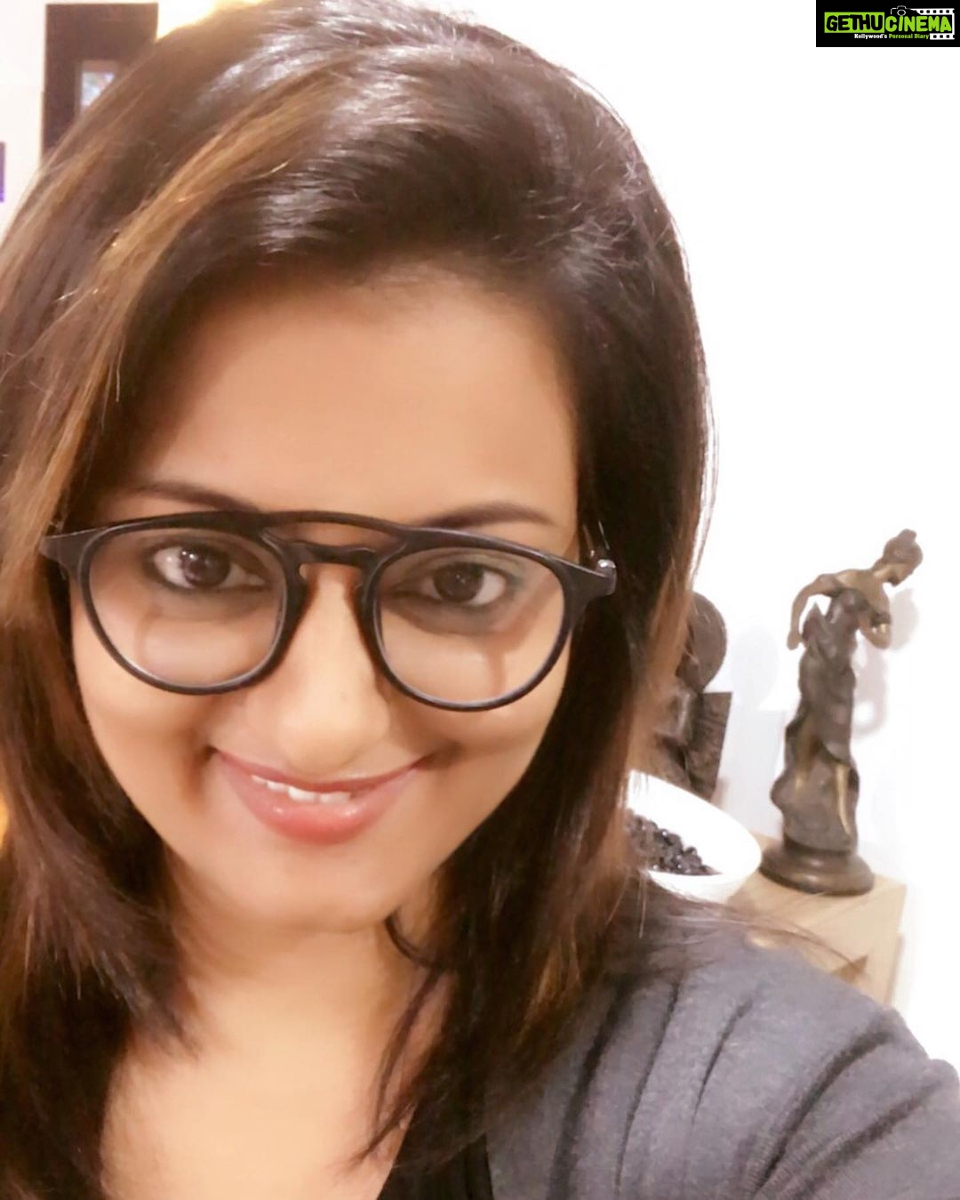 Priyanka Nair Instagram - Hey June 🖤🖤🖤 - - - - #shorthair#lovetobeingcrazy#wednesday#june#missjune#casualwere#priyankanair#priyanka#p#southindianactress#malluactress#bollywood#tollywood#tamilcinema#malayalam#malayalamcinema#actor#instagram#teluguactress#instapic#instaday#instaholic