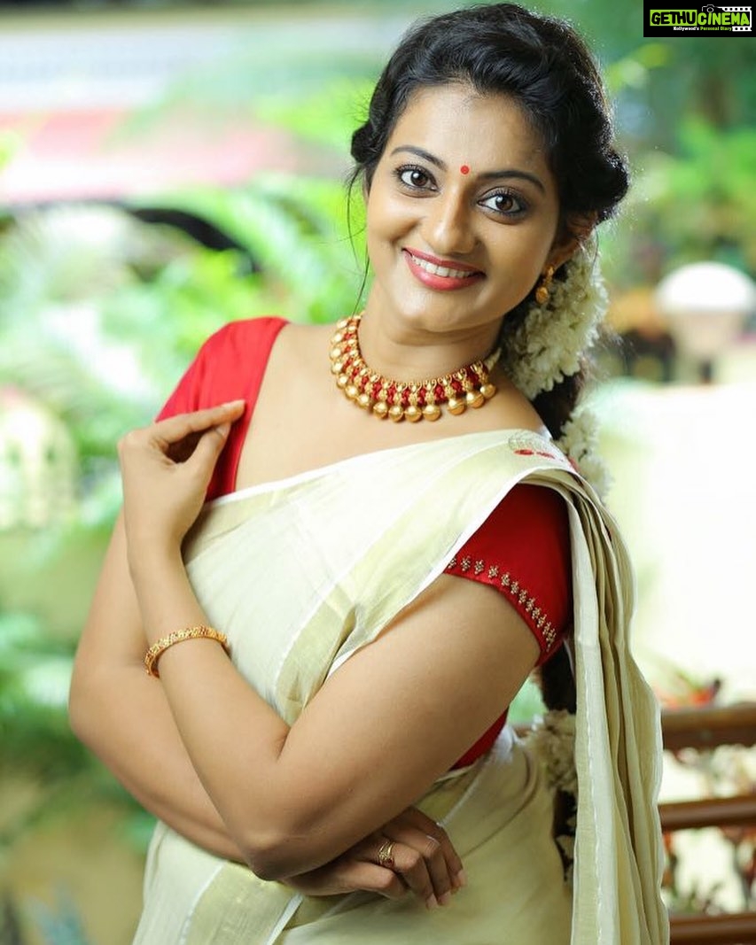 [Image: PriyankaNair-1373.jpg]