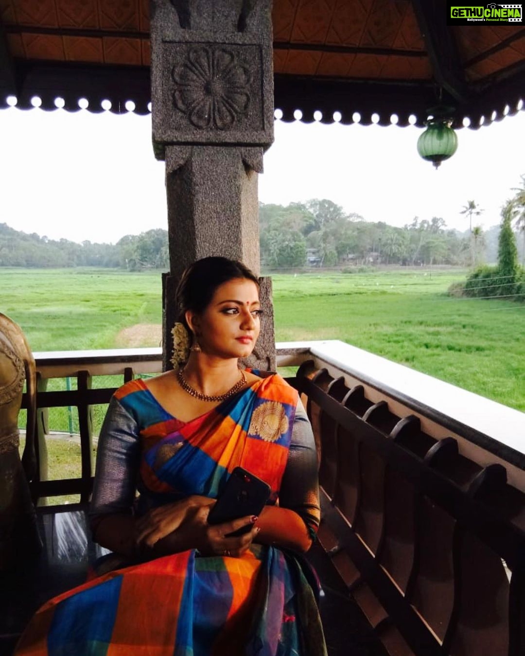 Priyanka Nair Instagram - 🙌👉 Memmories🎼🎼 - - - -#priyankanair#shootingtime#tvc#kerala#feelingnostalgic#memmories#listingsongs#melody#rahmansong#music#musiclover#priyanka#malluactress#southindianactress#malluwood#tollywood#kollywood#instagram