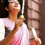 Priyanka Nair Instagram - Every child is an artist.The problem is how to remain an artist once he grows up.-Pablo Piccaso👑🤷‍♀️ . . . #kiddishplay#bubbles#shooting#freetime#bubblelove#priyankanair#priyanka#malluactress#southindianactress#malluwood#bollywood#ywood#instavedio