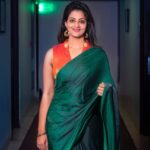 Priyanka Nair Instagram - Saree again💫 Captured by @alwin_sebastian_photography , styling by dear @elsamma_johnson @olive_dt ❤️❤️❤️ . . . #sareelove#priyankanair#latest#photoshoot#malluactress#greenorange#southindianactress#instagram#popular#actorlife#bepisitivealways#gallary#instagood#instaday#picofthday#positivevibes#hudabeauty#downtown#instalover#cochindiaries#positivevibesonly#instagreen