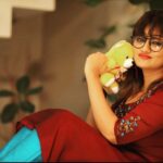 Priyanka Nair Instagram - just me nd my lil teddy bear posing for a cute pic💫📸💓 . . . #teddybear#glasses#fringes#casualstyle#cutepic#photoshoot#magazinecover#advertisement#boutique#priyankanair#backtoschoolhairstyle#missindia#newlook#priyanka#veyilpriyanka#southindianactress#malluactress#kollywoodactress#mollywood#kerala#trivandrum#instapic#instadaily#instacool#instacute