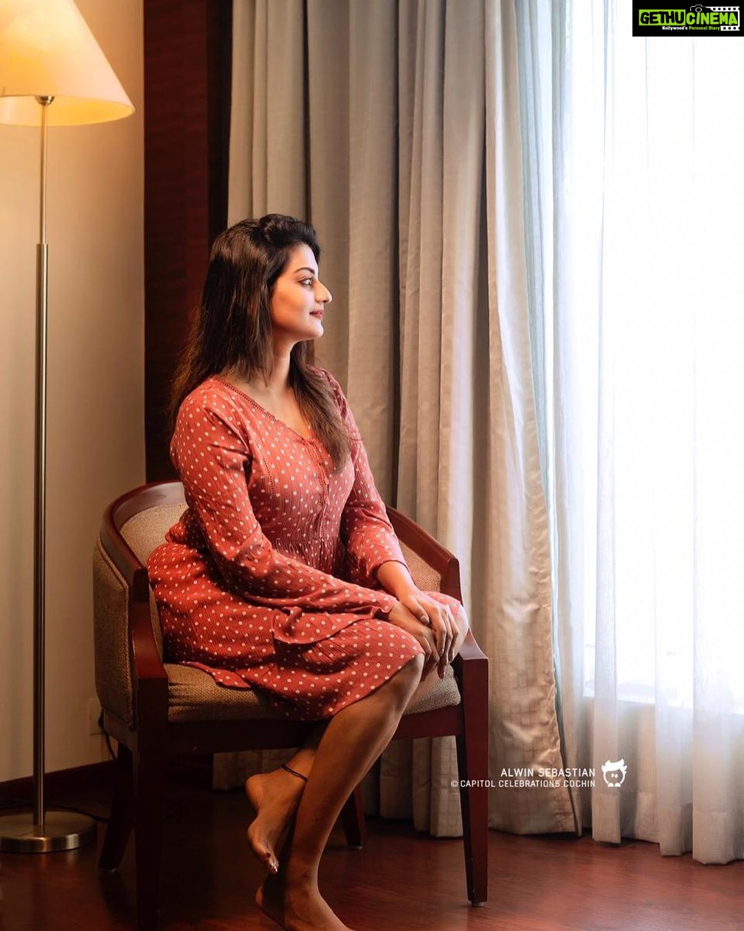 Priyanka Nair Instagram - when u learn to survive without anyone u can survive everything!! . . .#casualstyle#shootingtime#bepositivealways#dreamcatcher#priyankanair#latestpic#southindianactress#malluactress#instagram#photoshoot#instalover ❤️