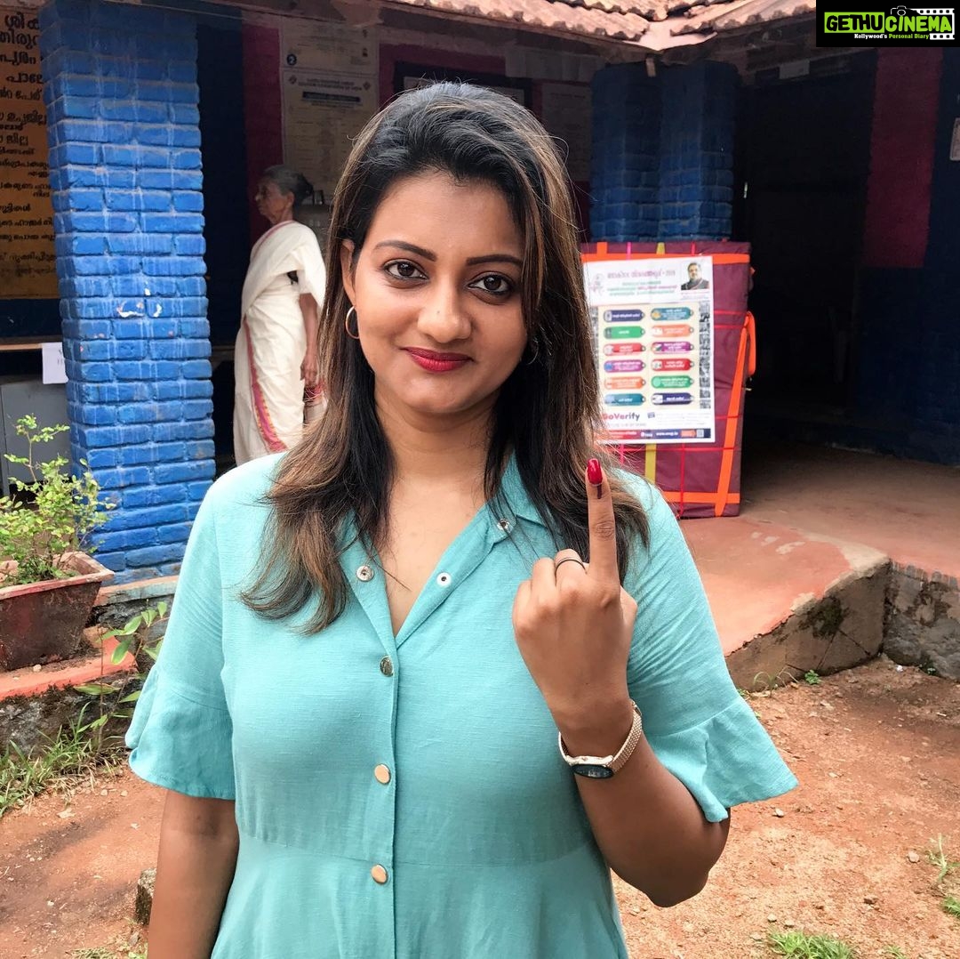 Priyanka Nair - 10.1K Likes - #voted..Voting is our right nd our responsibility too!!#castyourvote #forabettertomorrow#forabetterfuture#choosetherightcandidate #bearesponsiblecitizen #loksabhaelections2019 #kerala#trivandrum #attingal#priyankanair