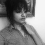 Priyanka Nair Instagram - Black nd White love🖤 . . .#blackndwhite#attitude#soul#priyankanair#casualpic#myfavotite#messyhair#cottonshirt#selfie#malluactress#southindianactrrss#trivandrum#kerala#instamania