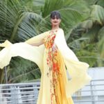 Priyanka Nair Instagram - I'm verry happy being me, although sometimes I'd love to be a bird , so that I could fly😍#priyankanair#instapic#yellowlove