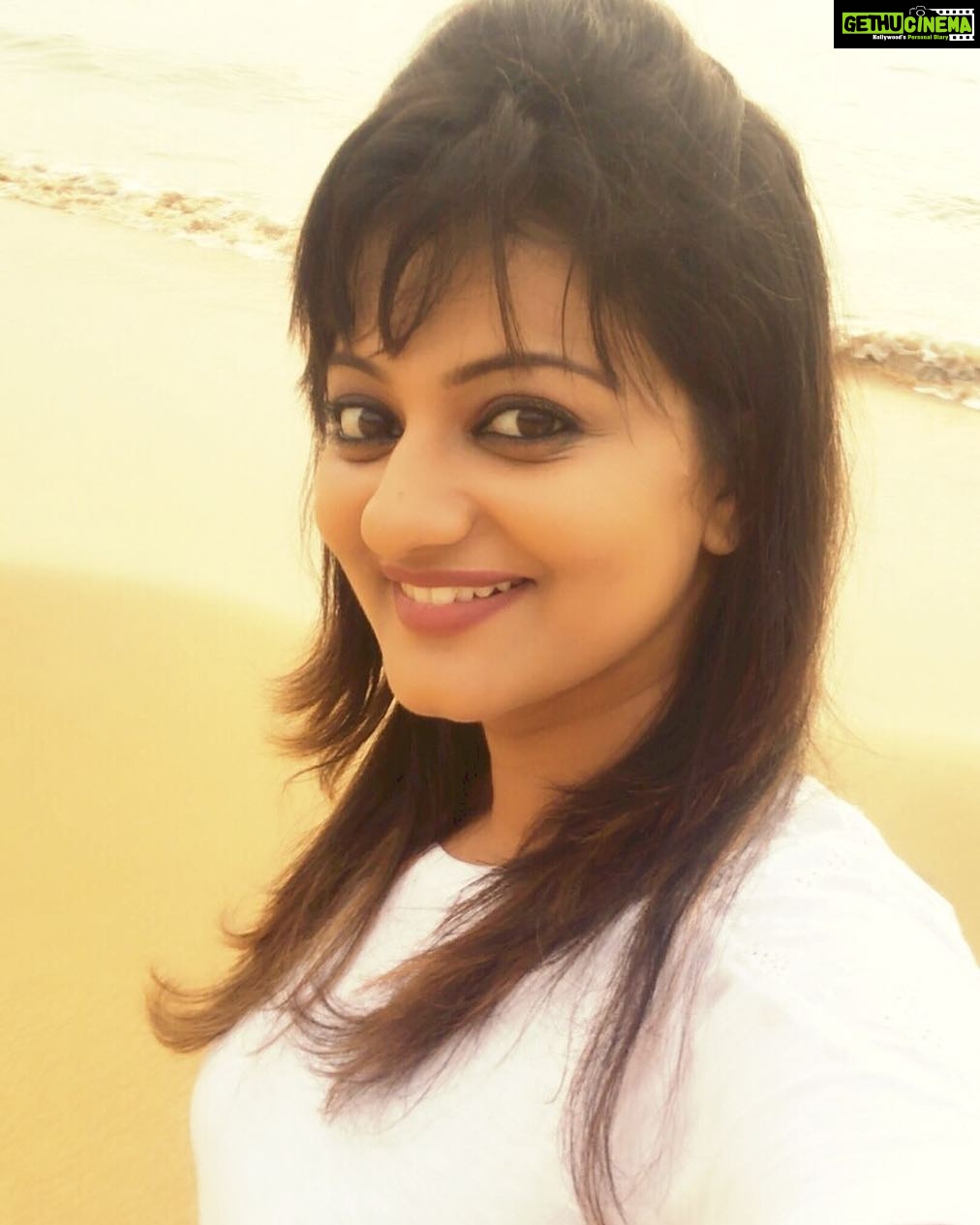 Priyanka Nair Instagram - #beachlove#shootingtime#songshoot#kovalam#priyankanair#movieshooting#malayalamfilm#inbetweenselfie#southindianactress#malluactress#kerala#instapic