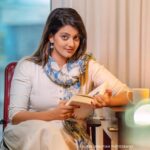 Priyanka Nair Instagram - Time and Smile are two critical things in life..sometimes Time makes you forget how to Smile nd sometimes someone's Smile makes u forget Time.. #goodday❤️@alwin_sebastian_capitol Photography☺️