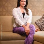 Priyanka Nair Instagram - #Photo courtesy@alwin_sebastian_capitol 😍 . .#priyankanair#photoshoot#casualstyle#malluactress#southindianactress#mollywood#tollywood#kollywood#bollywood#indiancinemagallery#southindiancinema#instadaily
