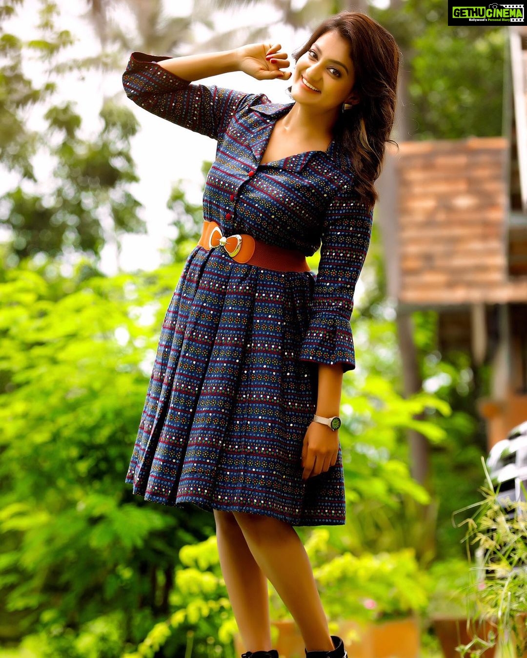 Priyanka Nair Instagram - Photography - @shalupeyad MHA - @jijo_jo_the_makeup_artist Costume - @crezzadesignerstitching #photoshoot#priyankanair