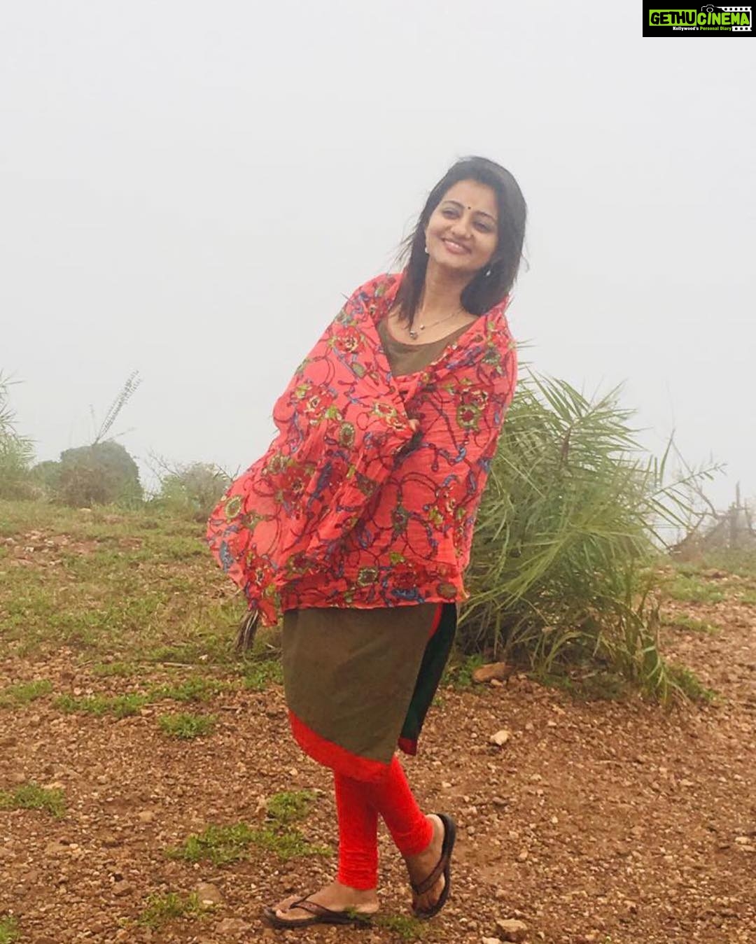 Priyanka Nair Instagram - #priyankanair#naturelove#kudajadri#mist#insta#instagood