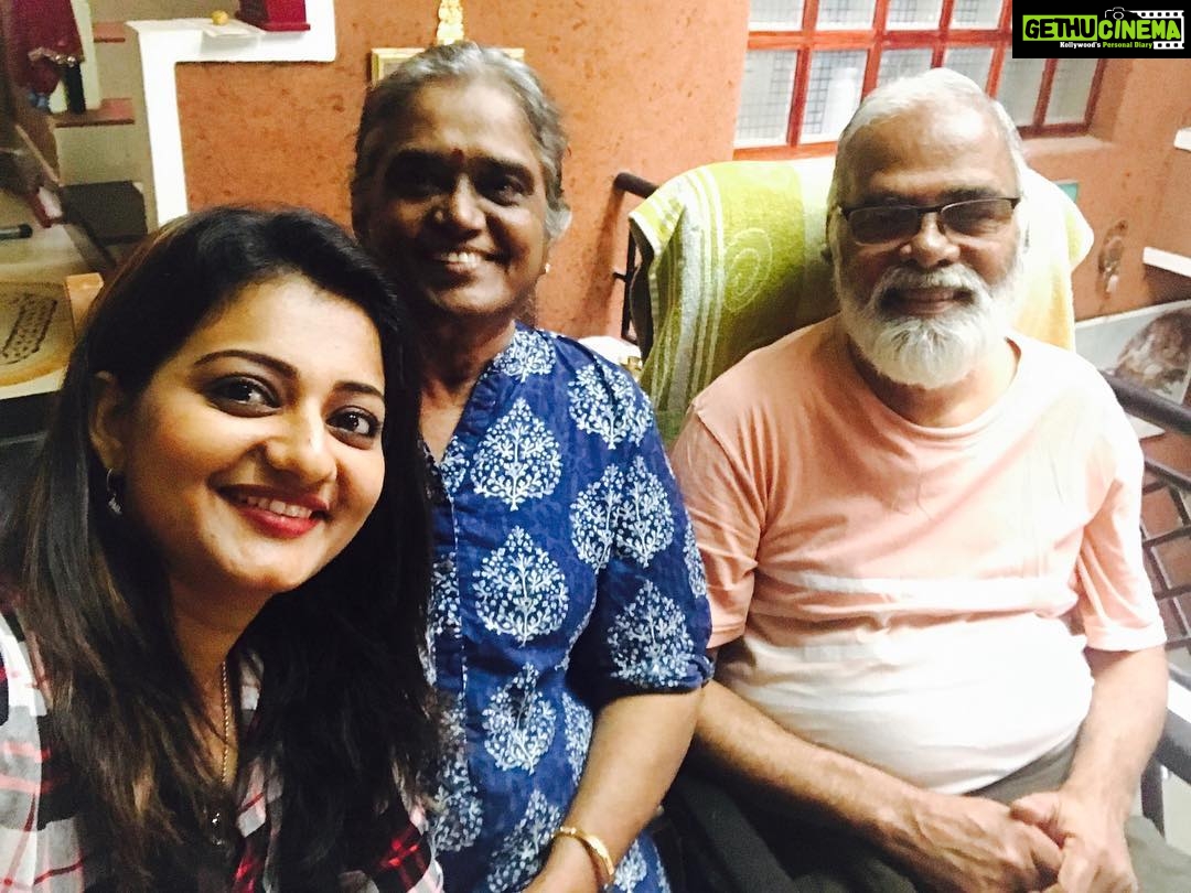 Priyanka Nair Instagram - #great day starts with my guru#unforgetablemoments #tvchandran sir nd Revathy aunty#newbiginning#priyankanair#vilapangalkkappuram#greatdirector #mentor❤️ Thiruvananthapuram, Kerala