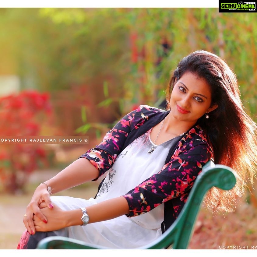 Priyanka Nair Instagram - #photoshoot fr #movies@#ponmudi#photography#rajeevan_francis 😍 Ponmudi Hill Station